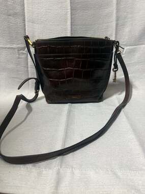 Fossil Brown Croc-Embossed Leather Crossbody Bag with Key Charm